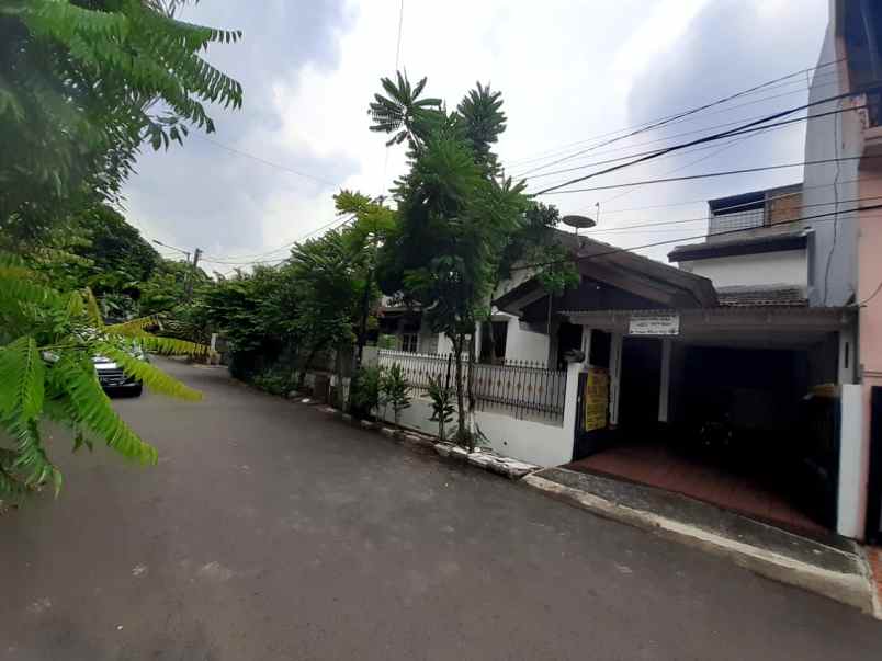 rumah 1 lantai dalam perumahan pondok kelapa