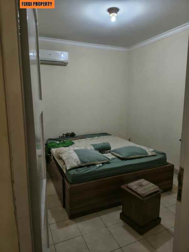 rumah 2 lantai apik perumahan telaga golf sawangan