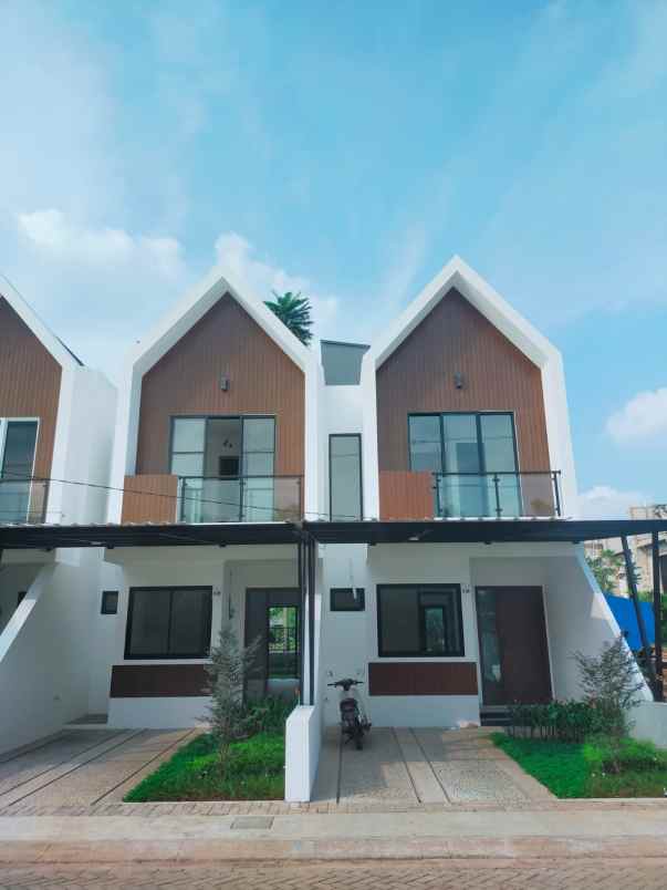 rumah 2 lantai balcony dengan rooftop di ciputat