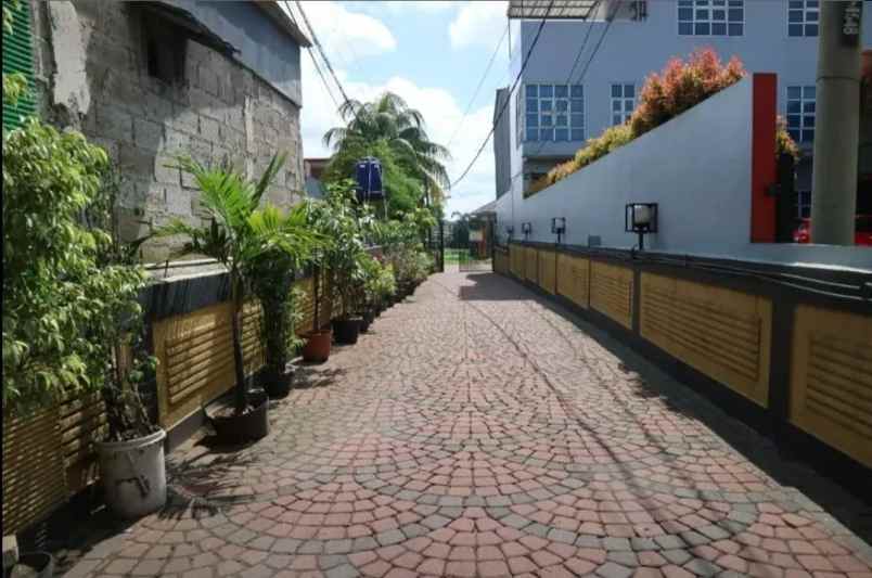 rumah 2 lantai dalam perumahan gallery residence