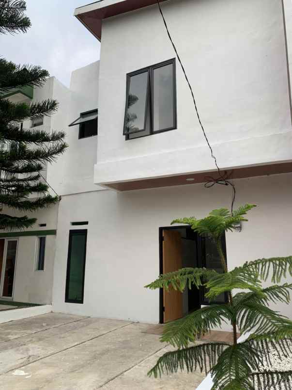 rumah 2 lantai dekat stasiun cilebut bogor 749 jt