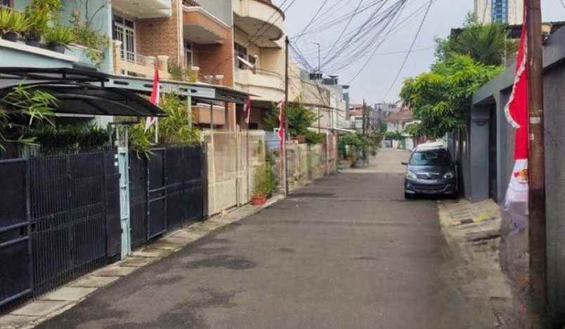 rumah 2 lantai di duri kepa kebon jeruk jakarta barat