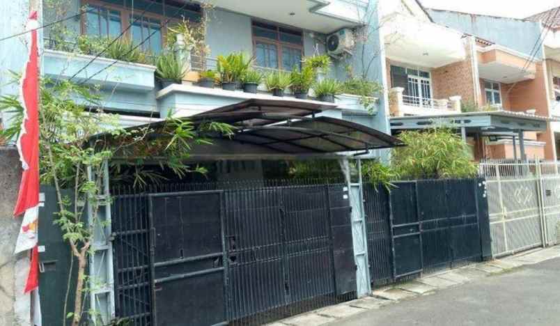 rumah 2 lantai di duri kepa kebon jeruk jakarta barat