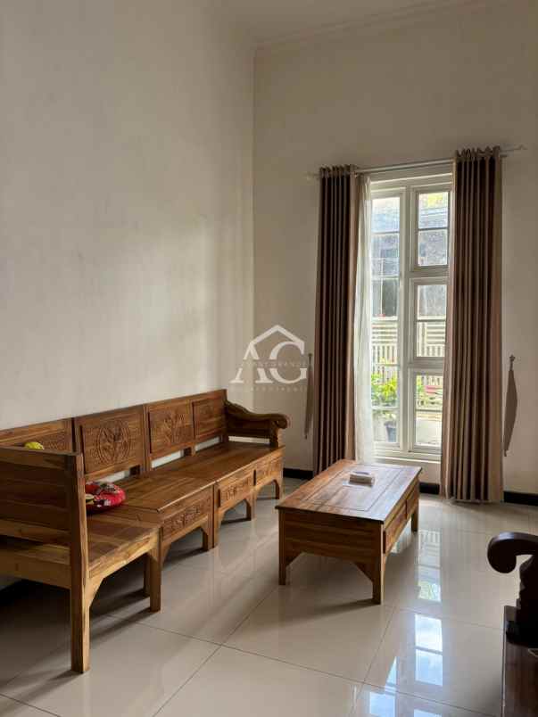 rumah 2 lantai di pakisaji malang