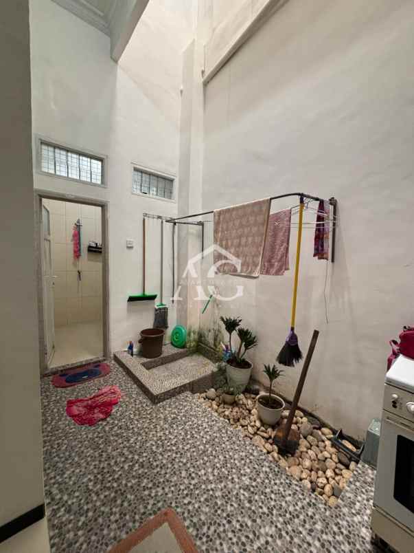 rumah 2 lantai di pakisaji malang