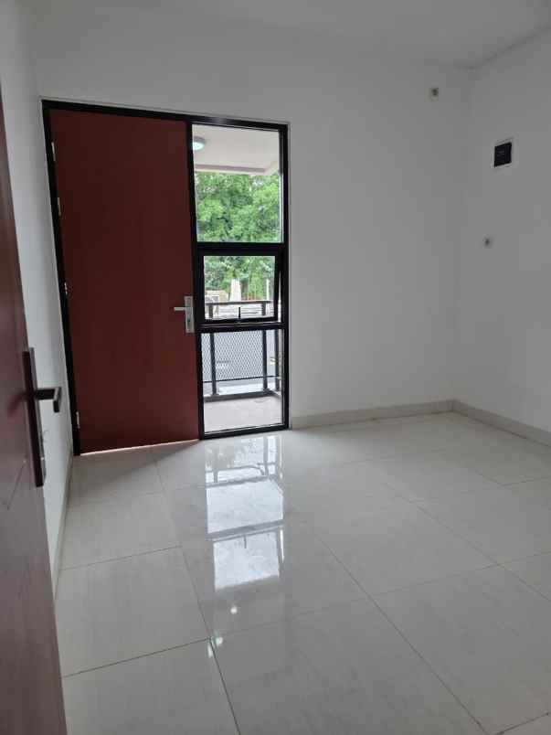 rumah 2 lantai pamulang tangerang selatan 810 juta