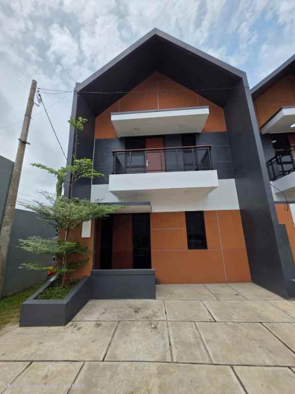 rumah 2 lantai pamulang tangerang selatan 810 juta
