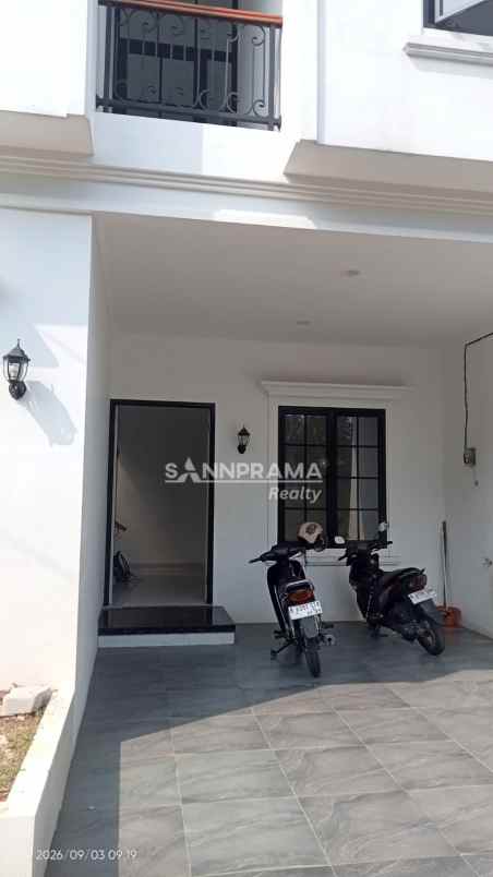rumah 2 lantai siap huni di tanah baru depok