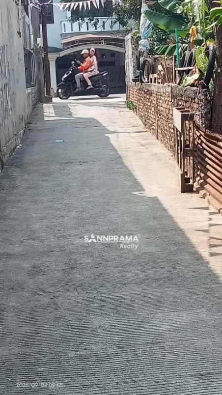 rumah 2 lantai siap huni di tanah baru depok