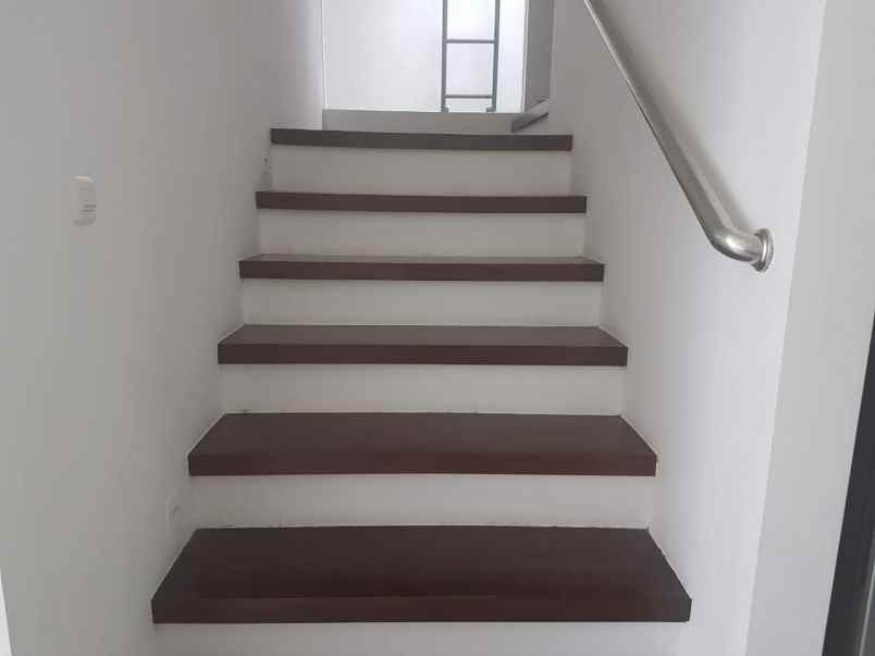 rumah 2 lantai siap huni galaxi bumi permai araya 1