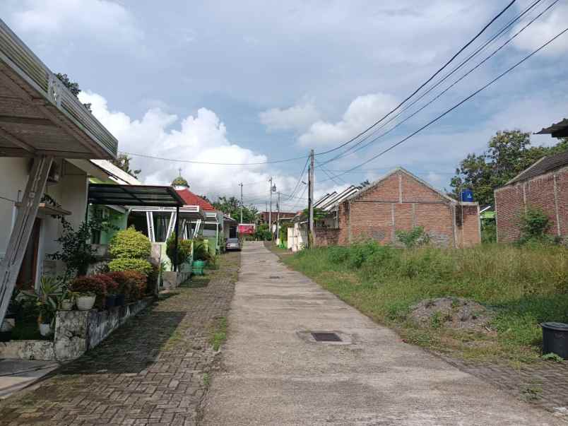 rumah 300 jutaan dekat lapangan kasihan bantul