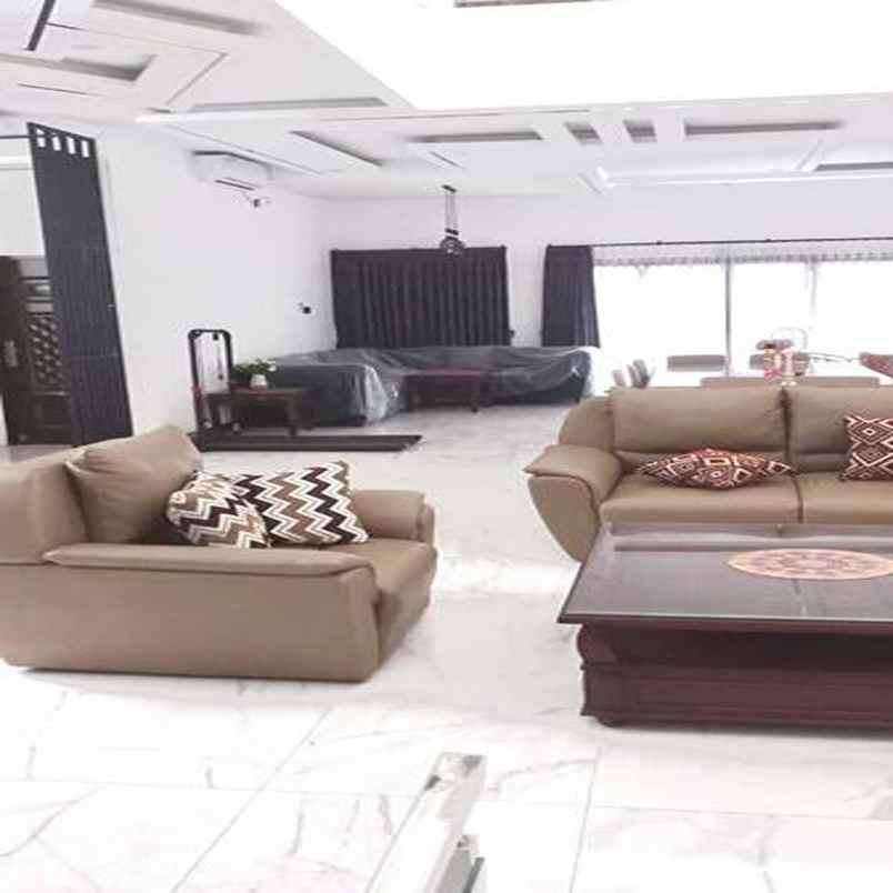 rumah 5kt sby brt dekat kidzania