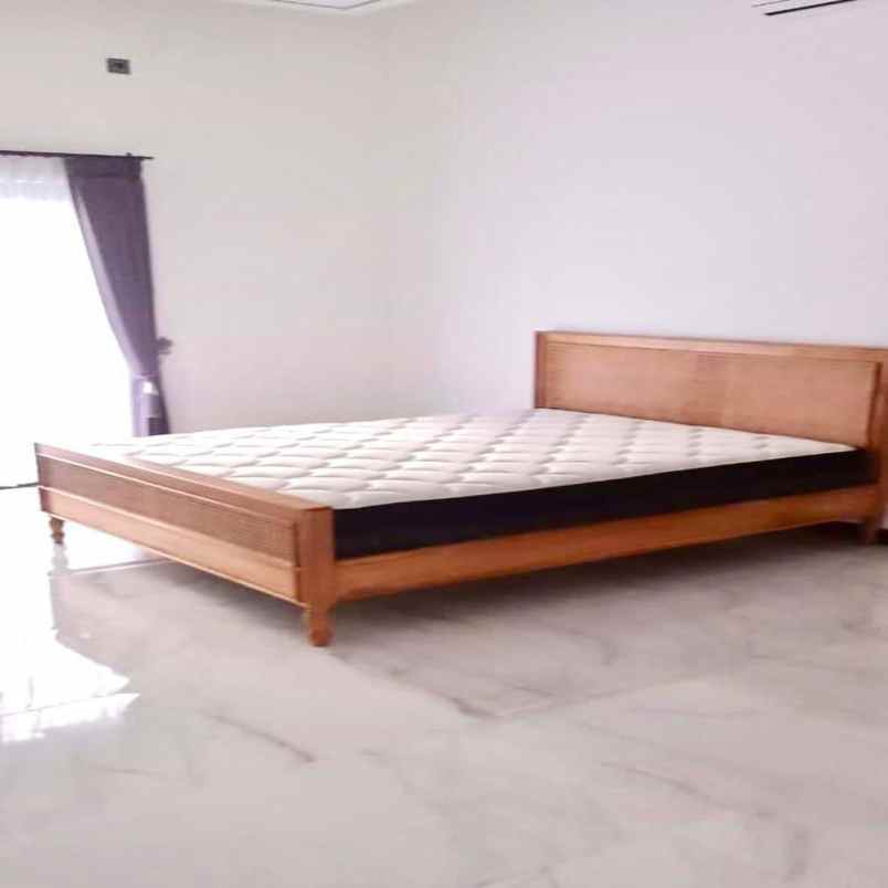 rumah 5kt sby brt dekat kidzania