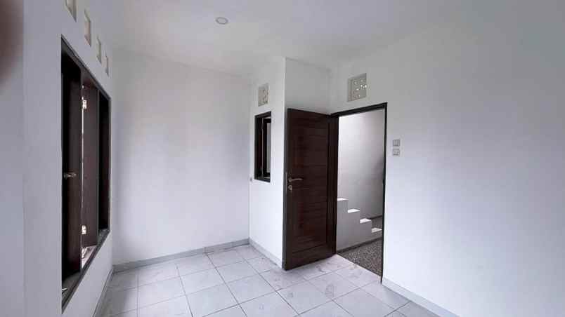 rumah 6 kamar konsep kost kostan di pemogan denpasar