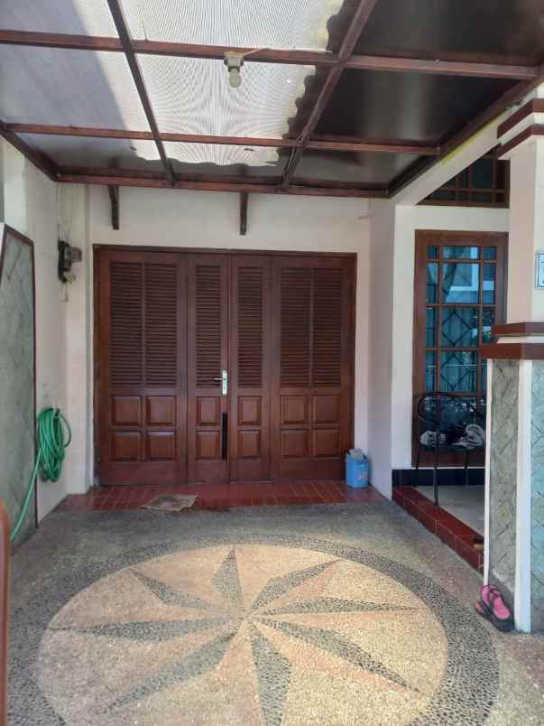 rumah asri dalam cluster trunojoyo banyumanik