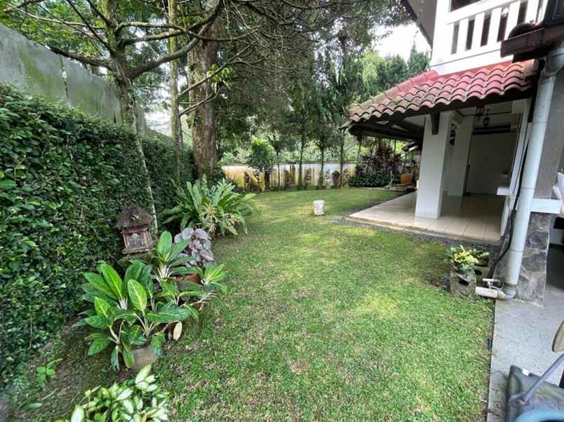 rumah bagus dua lantai di perum rancamaya golf bogor