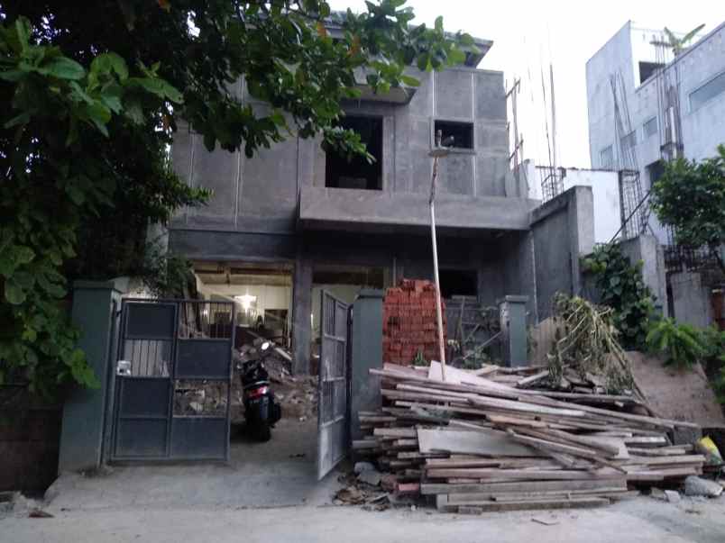 rumah baru 2 lantai di komplek mega cinere