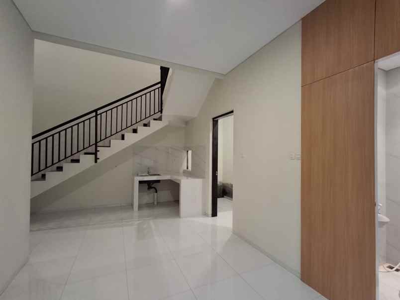 rumah baru 2 lantai lux di golf arcamanik kota bandung