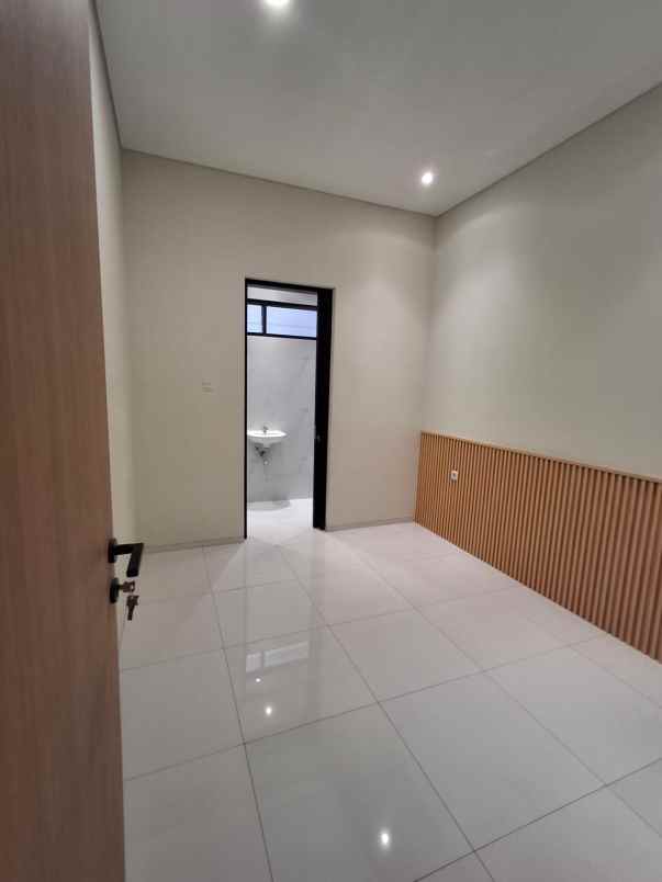 rumah baru 2 lantai lux di golf arcamanik kota bandung