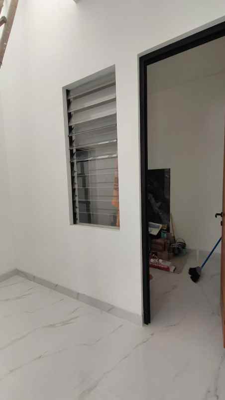 rumah baru 2 lt hook siap huni di griya loka bsd city