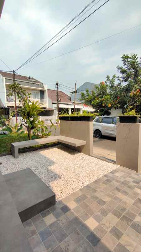 rumah baru 2 lt hook siap huni di griya loka bsd city