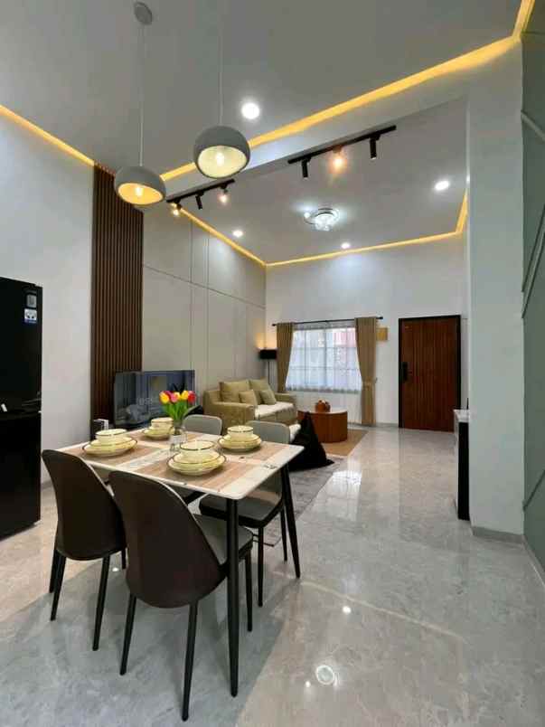 rumah baru minimalis cantik full furnished di sukun