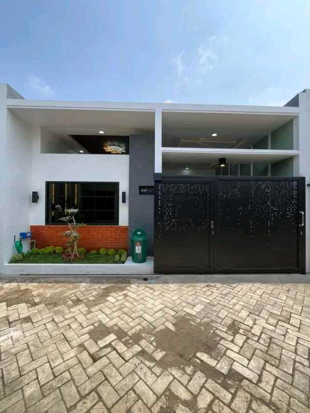 rumah baru minimalis cantik full furnished di sukun