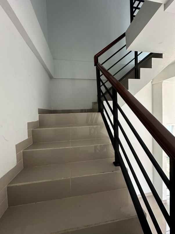 rumah baru modern 2 lt medan baru padang bulan