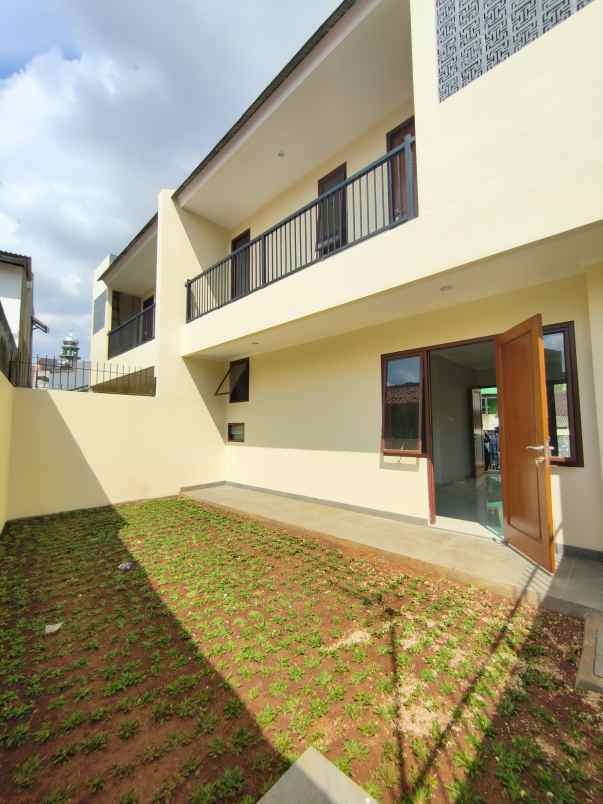 rumah baru non komplek dekat lrt cikunir 1