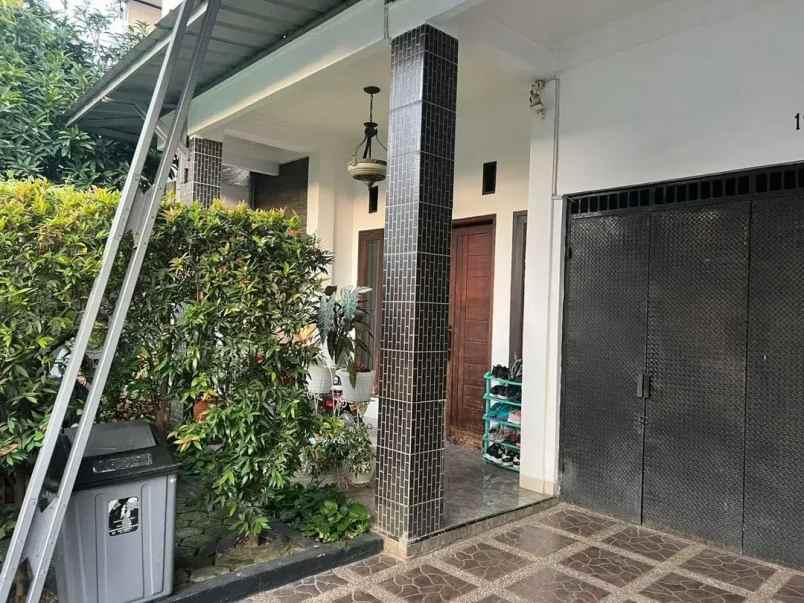 rumah besar komplek dki pondok kelapa nego brutal