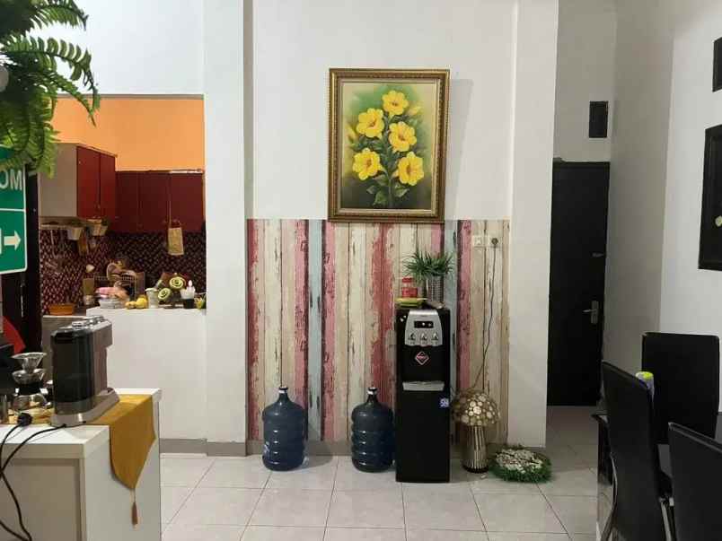 rumah besar komplek dki pondok kelapa nego brutal