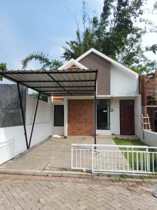 rumah cantik dan bagus saja di malang