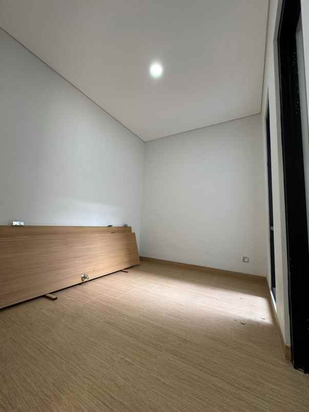 rumah cantik mewah minimalis free biaya di ciputat