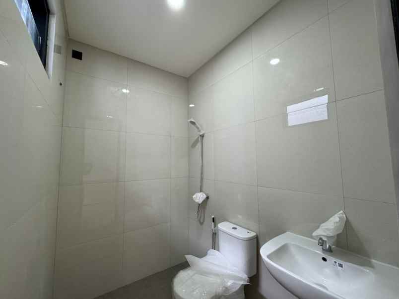 rumah cantik mewah minimalis free biaya di ciputat