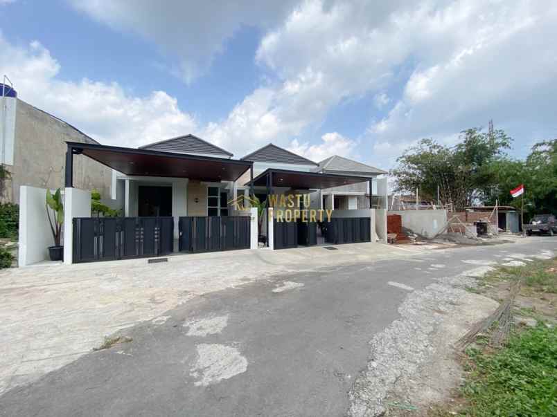rumah cantik siap huni di wedomartani ngemplak