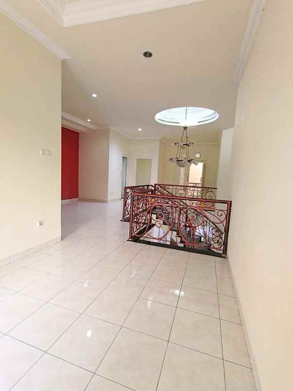 rumah cantik tenggilis mejoyo