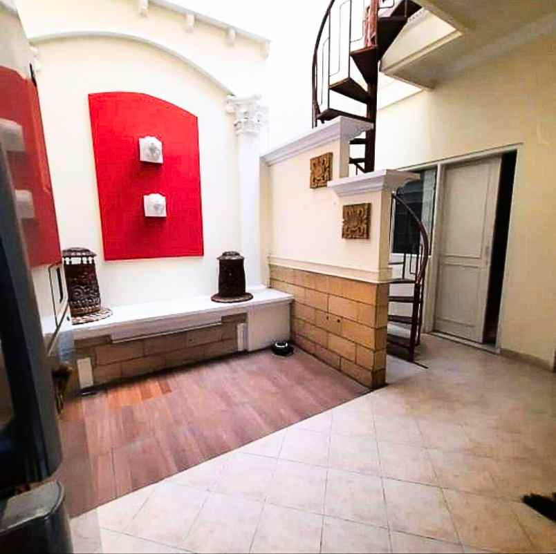 rumah cantik tenggilis mejoyo