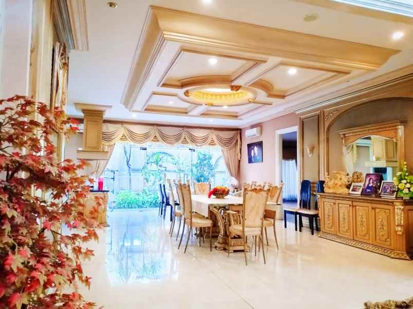 rumah classic araya mewahh row double way main road