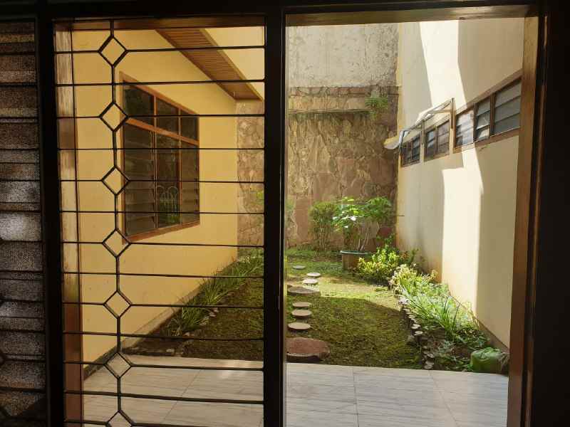 rumah darmo permai timur strategis