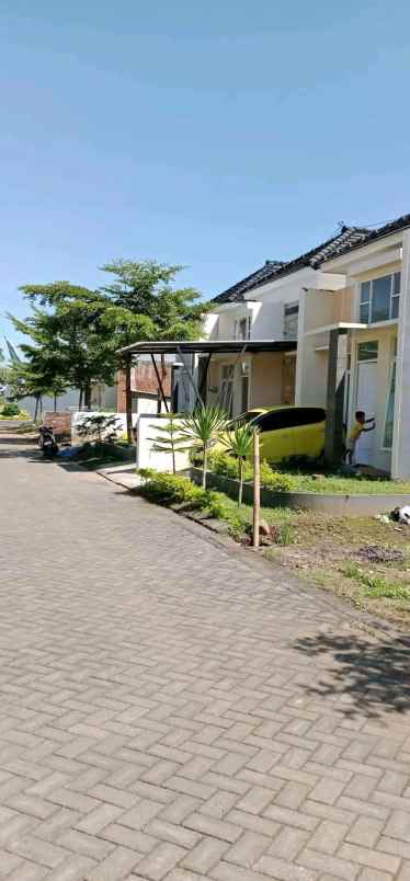 rumah dekat ponpes modern al rifai dan ponpes annur