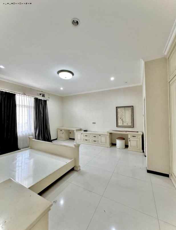 rumah dharmahusada megah permai strategis