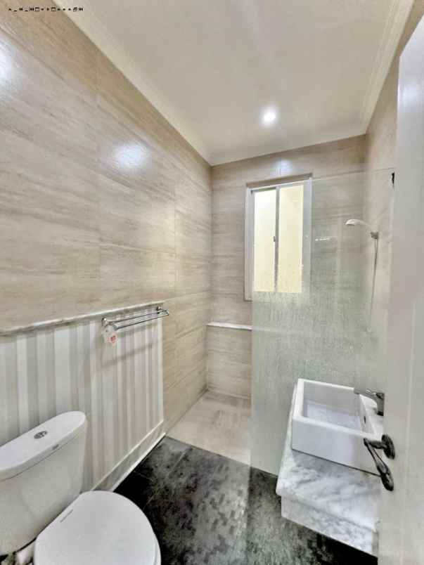 rumah dharmahusada megah permai strategis