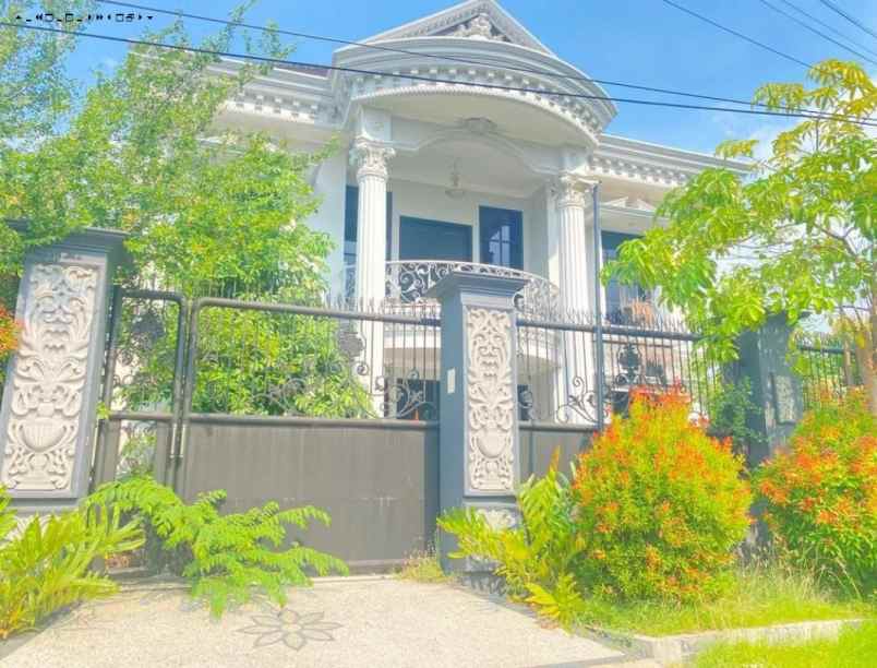 rumah dharmahusada utara model classic mewah