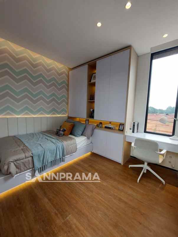 rumah elegan dalam cluster exclusive di sawangan