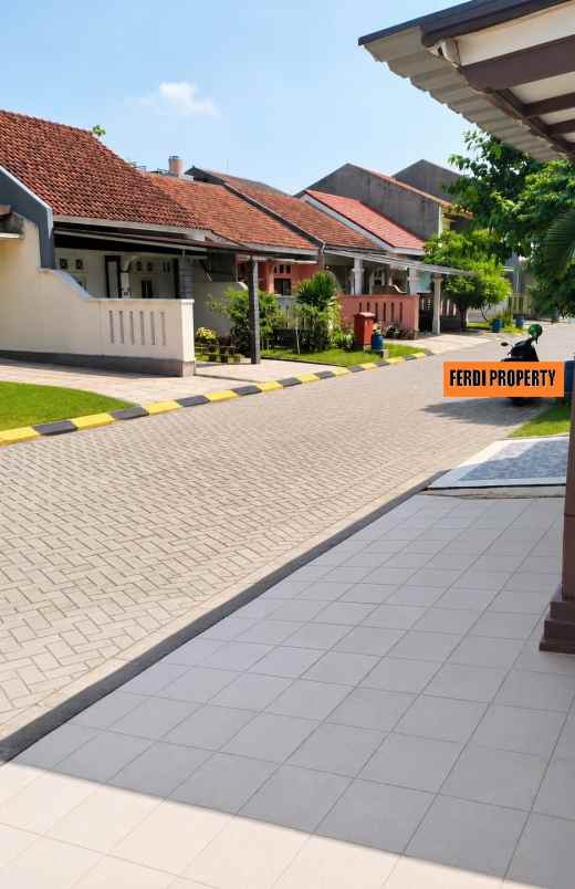 rumah etnik taman kenari nusantara