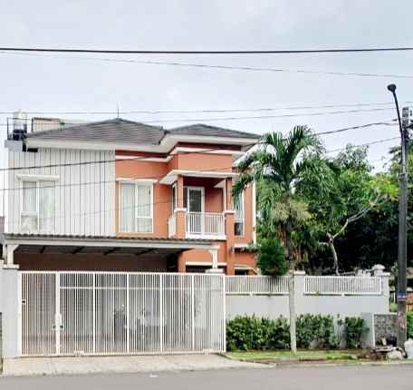 rumah fully furnished di anggrek loka bsd tangsel