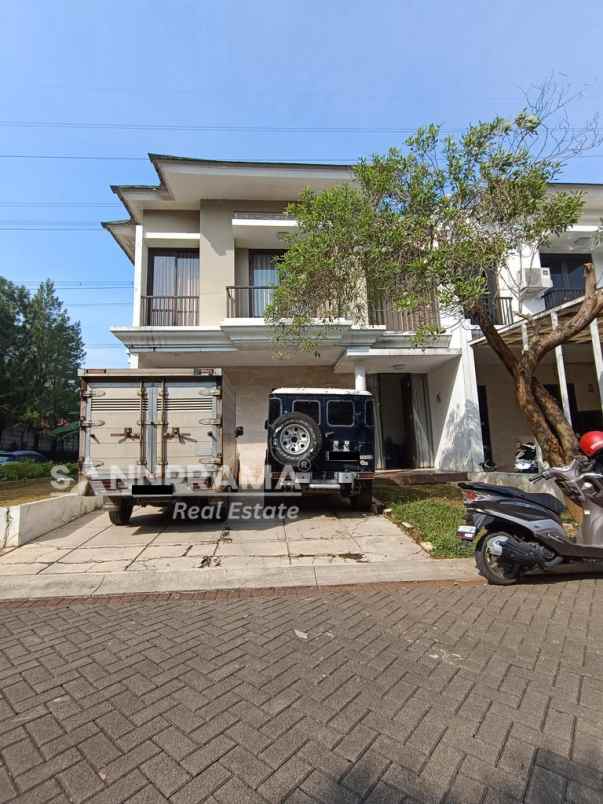 rumah hook di citra lake dekat sawangan