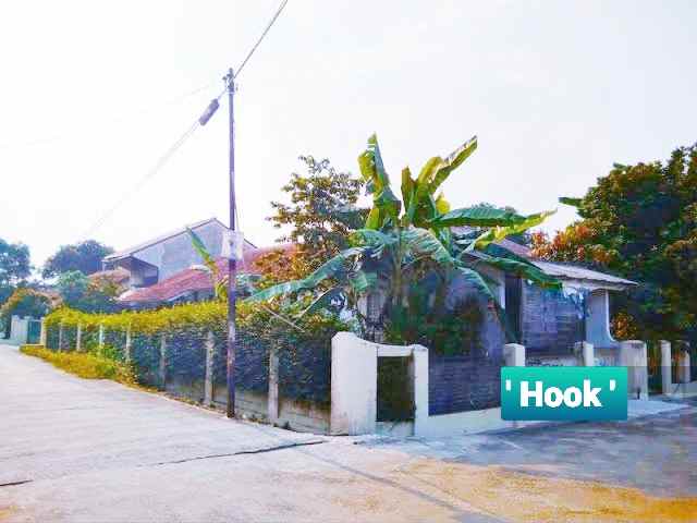 rumah hook luas tanah 875m2 di komplek arco sawangan