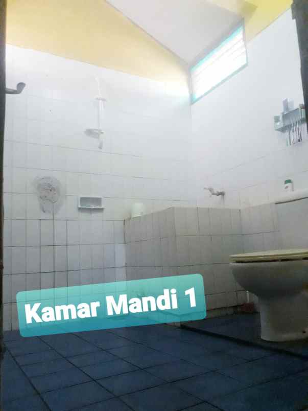 rumah hook luas tanah 875m2 di komplek arco sawangan