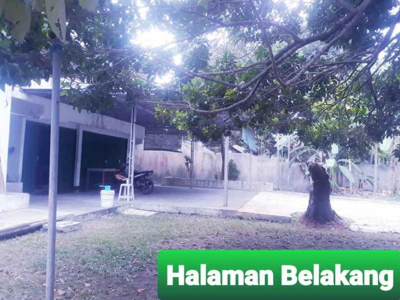 rumah hook luas tanah 875m2 di komplek arco sawangan